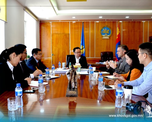 Аймгийн Засаг дарга Шаравдоржийн Идэрбаясгалан Олон улсын хөгжлийн эрх зүйн байгууллагын Монгол дахь суурин төлөөлөгч Стивен Кентыг хүлээн авч уулзлаа 