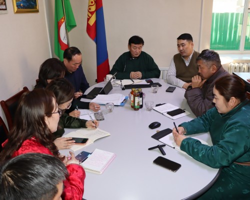 ХҮНС, ХӨДӨӨ АЖ АХУЙ, ХӨНГӨН ҮЙЛДВЭРИЙН САЙД М.БАДАМСҮРЭН ХӨВСГӨЛ АЙМАГТ АЖИЛЛАЖ БАЙНА.