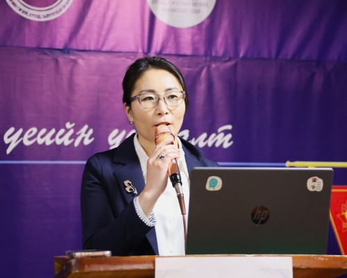 ХӨВСГӨЛ АЙМГИЙН ХҮҮХЭД, ГЭР БҮЛИЙН НИЙГМИЙН АЖИЛТНУУДЫГ ЧАДАВХЖУУЛАХ СУРГАЛТ ЗОХИОН БАЙГУУЛАГДАЖ БАЙНА.