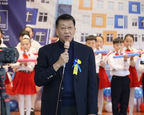 320 ХҮҮХДИЙН ШИНЭ СУРГУУЛИЙН БАРИЛГА, СПОРТЫН ЗААЛНЫ НЭЭЛТ БОЛЛОО.