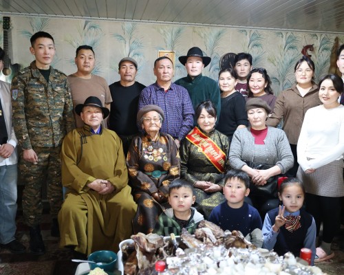 АЙМГИЙН АВАРГА ТАРИАЛАНЧААР МӨРӨН СУМЫН 4-Р БАГИЙН ТАРИАЛАНЧ Н.ОЮУН ТОДОРЛОО