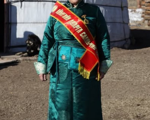 ШИНЭ-ИДЭР СУМЫН БАЯНЗҮРХ БАГИЙН СААЛЬЧИН Х.АМАРТҮВШИН “АЙМГИЙН АВАРГА СААЛЬЧИН” ЦОЛ ХҮРТЛЭЭ