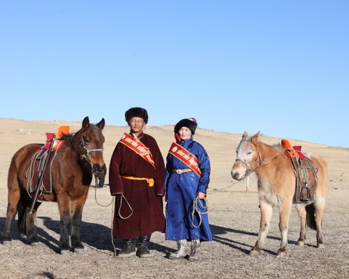 ШИНЭ-ИДЭР СУМЫН БАЯНЗҮРХ БАГИЙН МАЛЧИН С.ЭРДЭНЭЧУЛУУНЫ ГЭР БҮЛ “АЙМГИЙН АВАРГА МАЛЧИН” ЦОЛ ХҮРТЛЭЭ