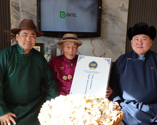 АЗАЙ БУУРЛУУДДАА ХҮНДЭТГЭЛ ҮЗҮҮЛЛЭЭ.