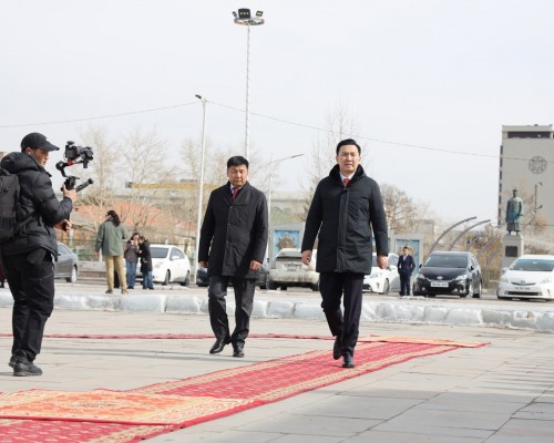 МОНГОЛ УЛСЫН ИХ ХУРЛЫН ДАРГА НЯМ-ОСОРЫН УЧРАЛ ӨНӨӨДӨР ХӨВСГӨЛ АЙМАГТ АЖИЛЛАЖ БАЙНА