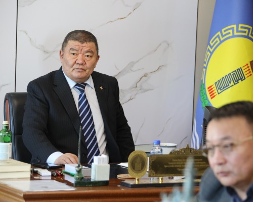 “ШАТРЫН БОЛОВСРОЛ ХӨВСГӨЛД” ТӨСЛИЙН БАГИЙН ГИШҮҮДИЙГ ХҮЛЭЭН АВЧ УУЛЗЛАА
